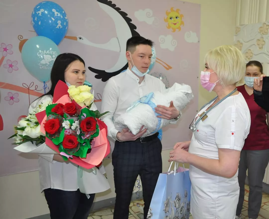 Фото к статье: В Чебоксарах выписали мальчика, который родился с экстремально низким весом