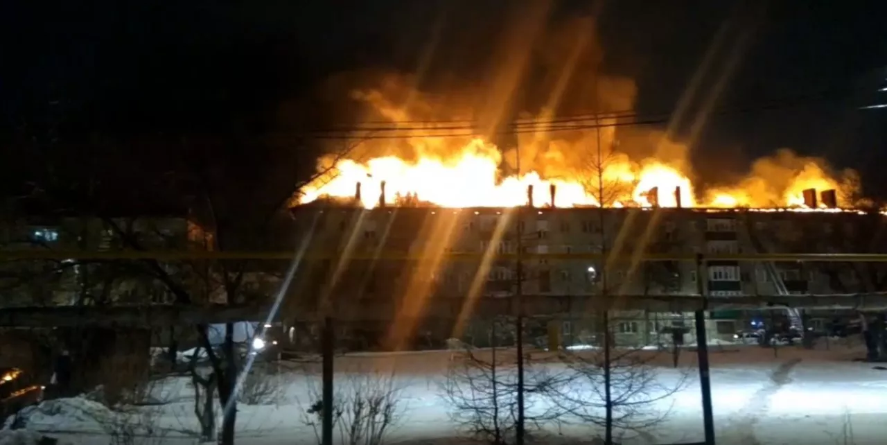 Фото к статье: В Канаше вспыхнул многоквартирный дом