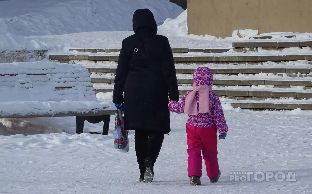 Фото к статье: Власти обновят способ оформления выплат на детей до 3 лет на первого и второго ребенка