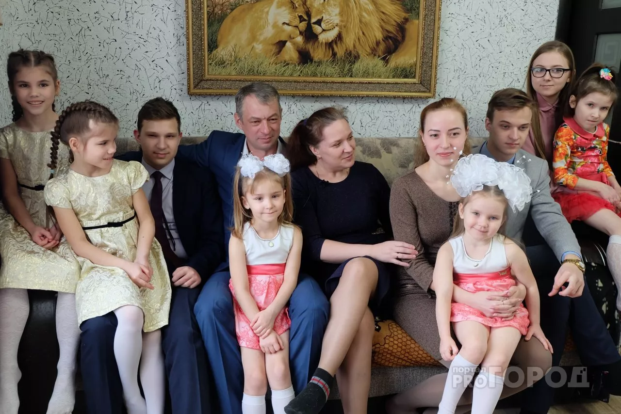 Фото к статье: Лучшая многодетная семья Чебоксар снимает YouTube-ролики и поет: “Мы рассчитываем только на себя”