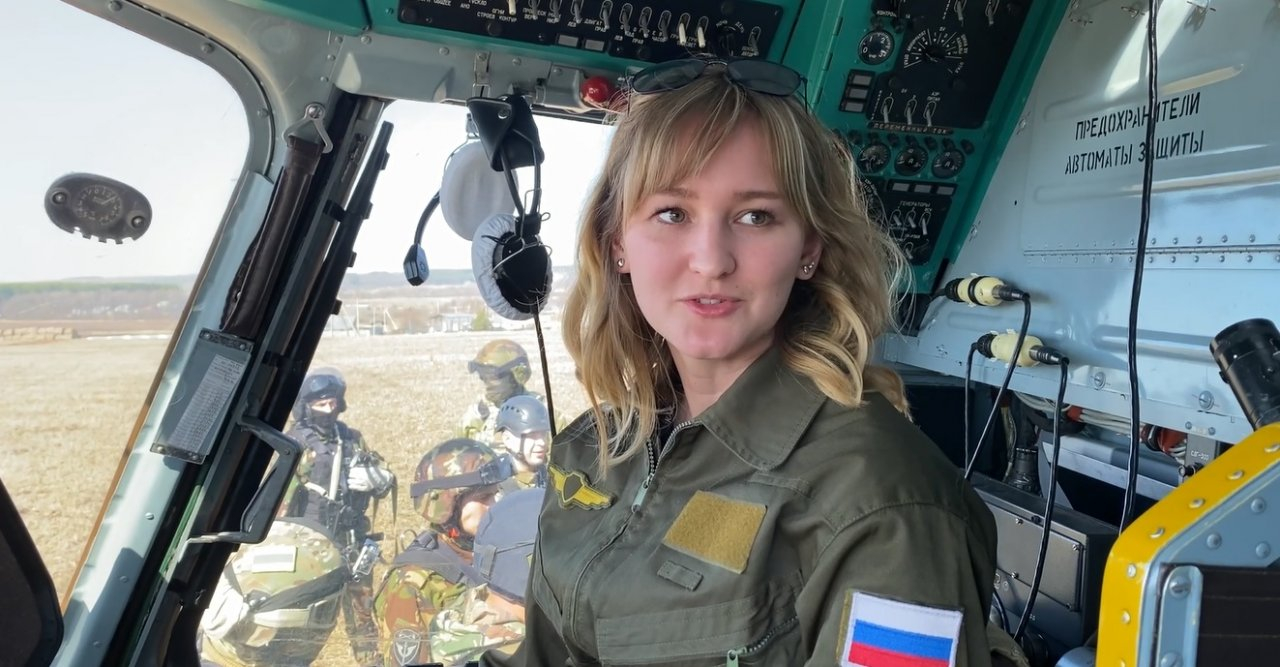Девушка из Чувашии служит пилотом военного вертолета для спецназа, других таких нет