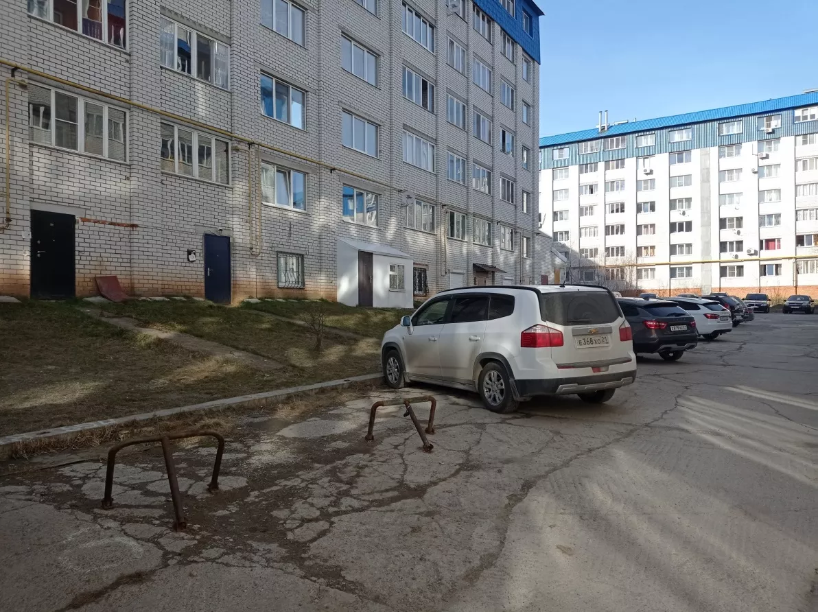 Фото к статье: УК в Чебоксарах встала на защиту захватчиков парковок и дошла до Верховного суда