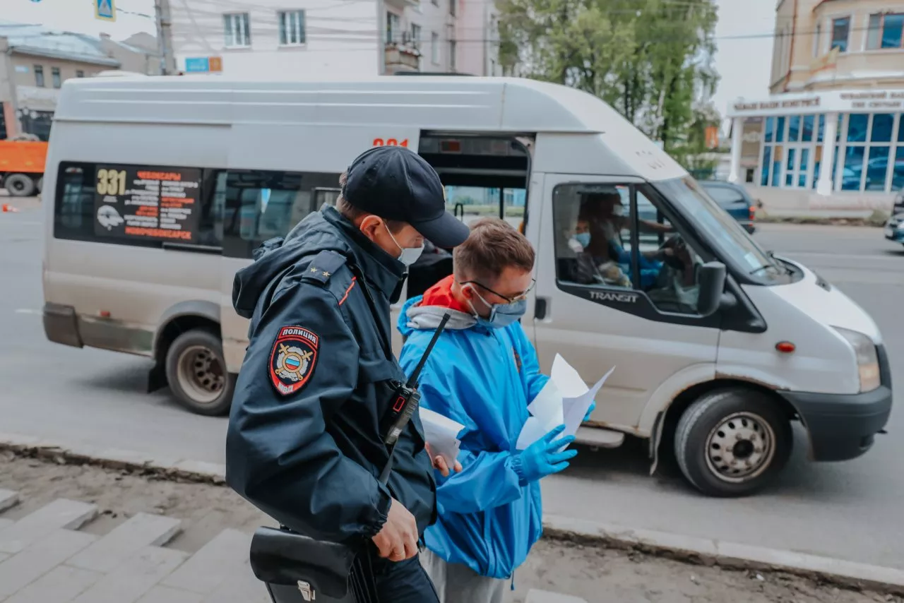 Фото к статье: В Чебоксарах прошли рейды: полсотни антимасочников ждут суда
