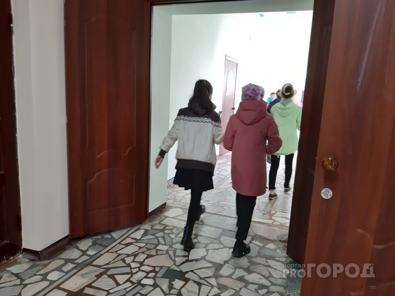 Фото к статье: Власти Чувашии все еще думают, отправлять школьников на майские каникулы или нет