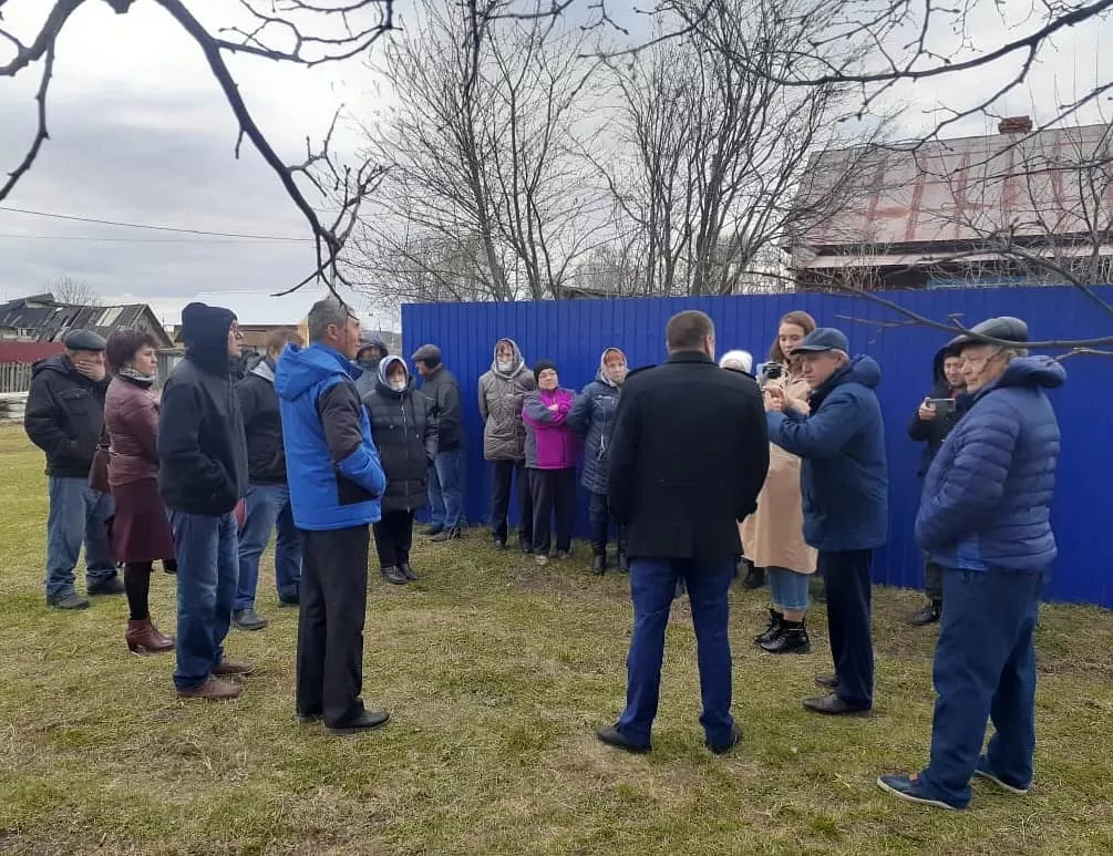 Фото к статье: Внезапная инициатива властей обеспокоила жителей чувашской деревни: "После собрания приехали сотрудники полиции"