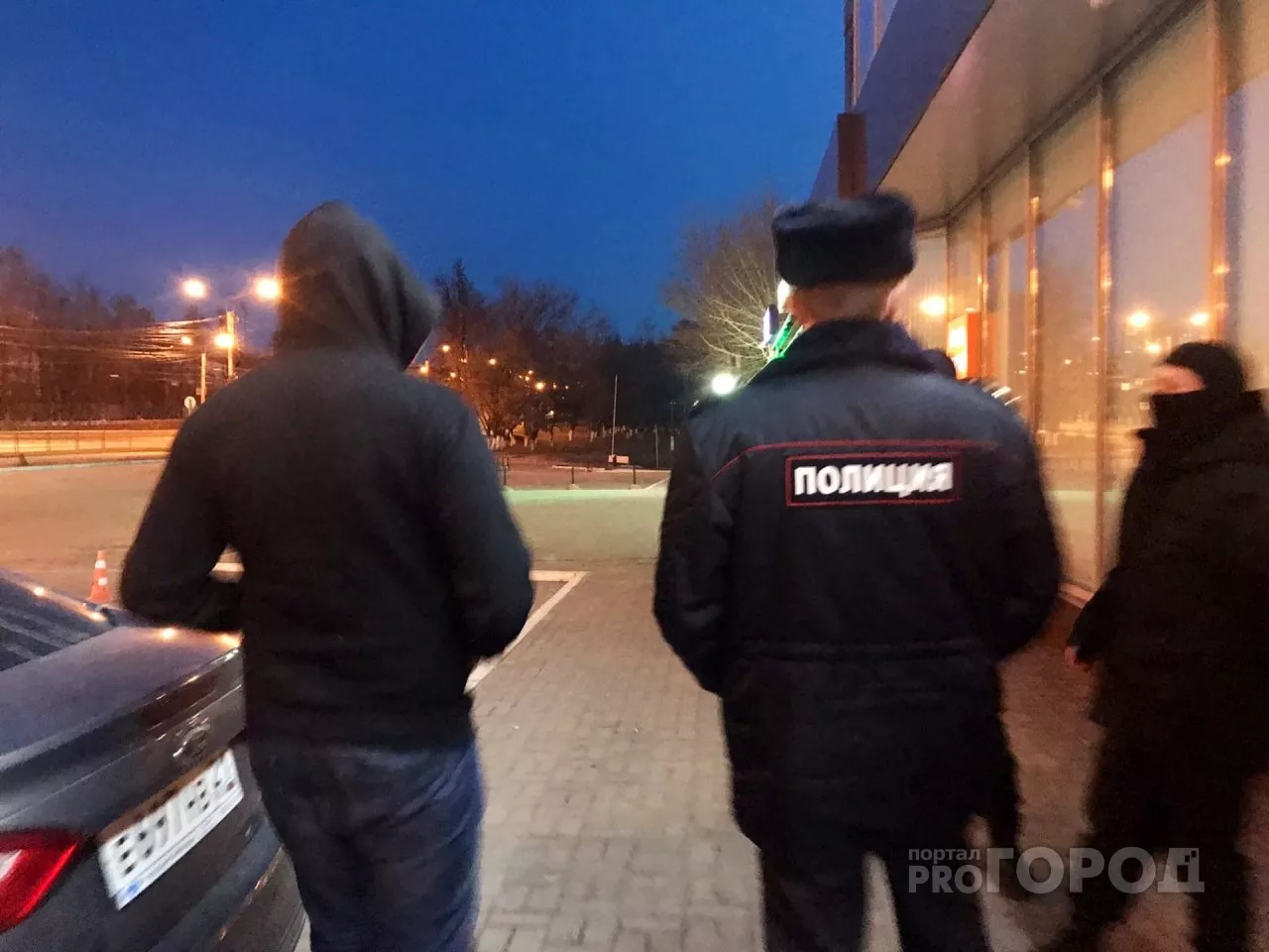 Фото к статье: В Чувашии четыреста полицейских провели масштабный рейд