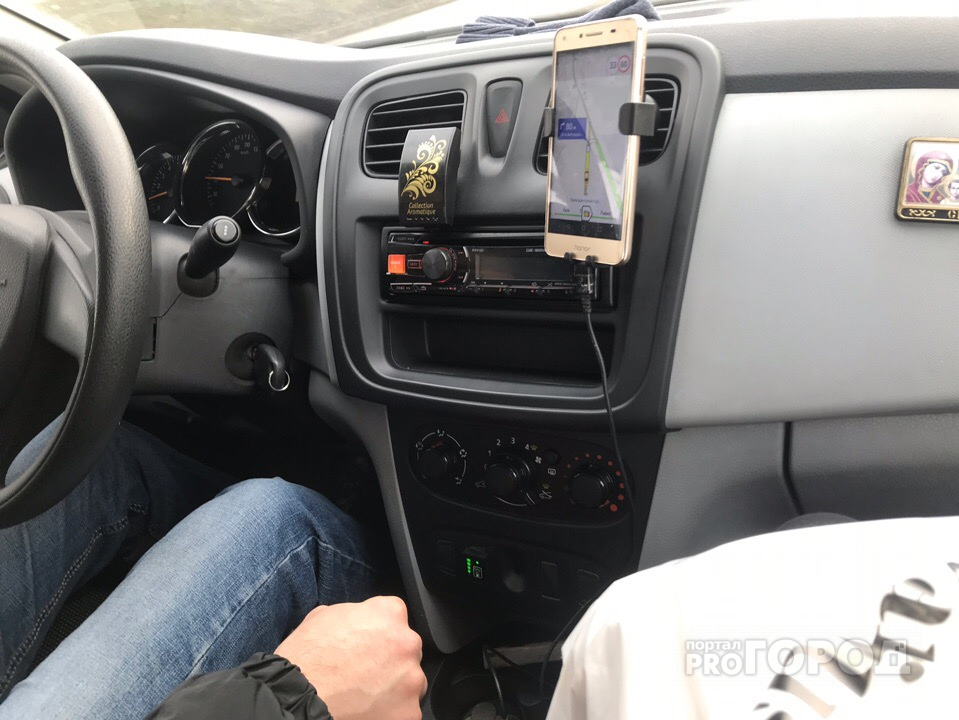 "Деньги крутят из воздуха, пользуясь часом пик": истории противостояния пассажиров и таксистов в Чебоксарах