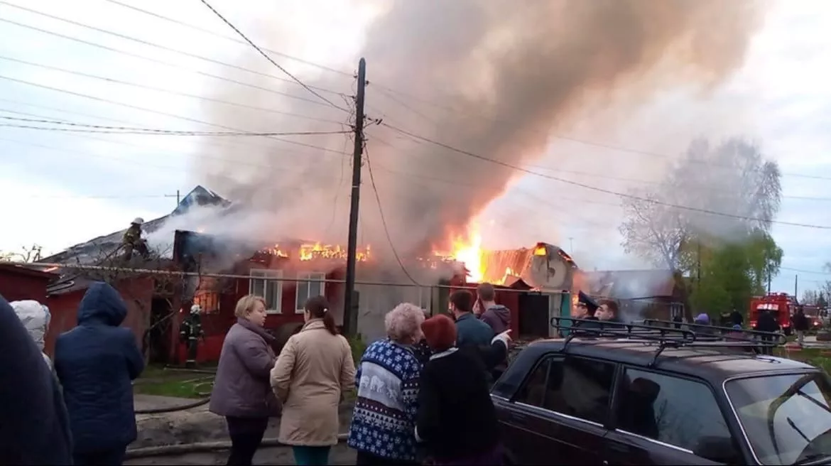 Фото к статье: В Чувашии за двое суток произошло 10 пожаров: одна семья осталась без крова