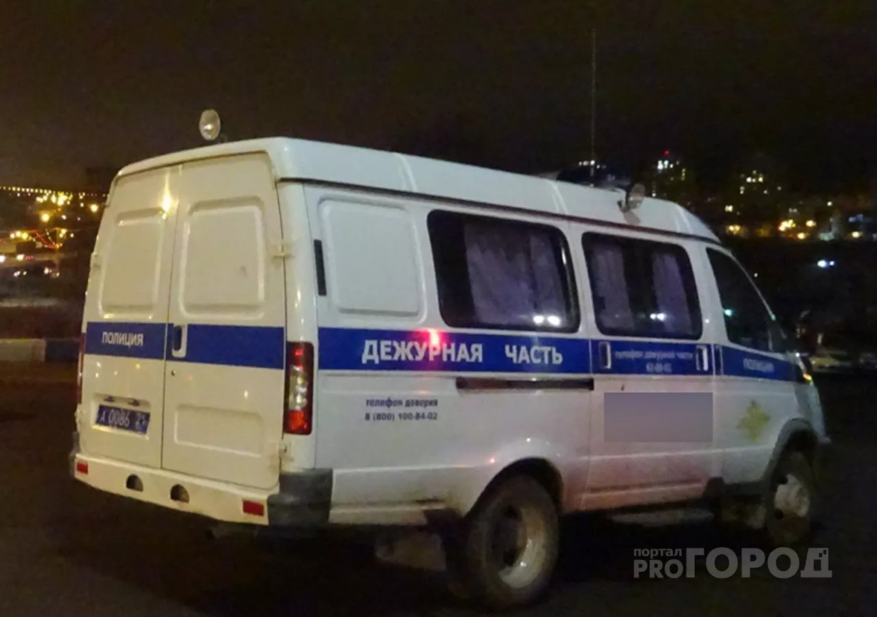 Фото к статье: В Чувашии женщина ударила ножом мужчину и ранила его сердце
