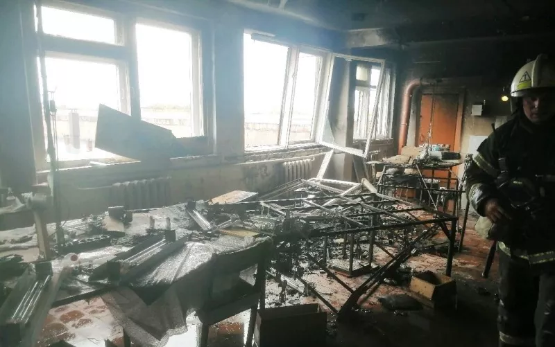 Фото к статье: В мастерской в Чебоксарах случился пожар, эвакуировали 40 человек