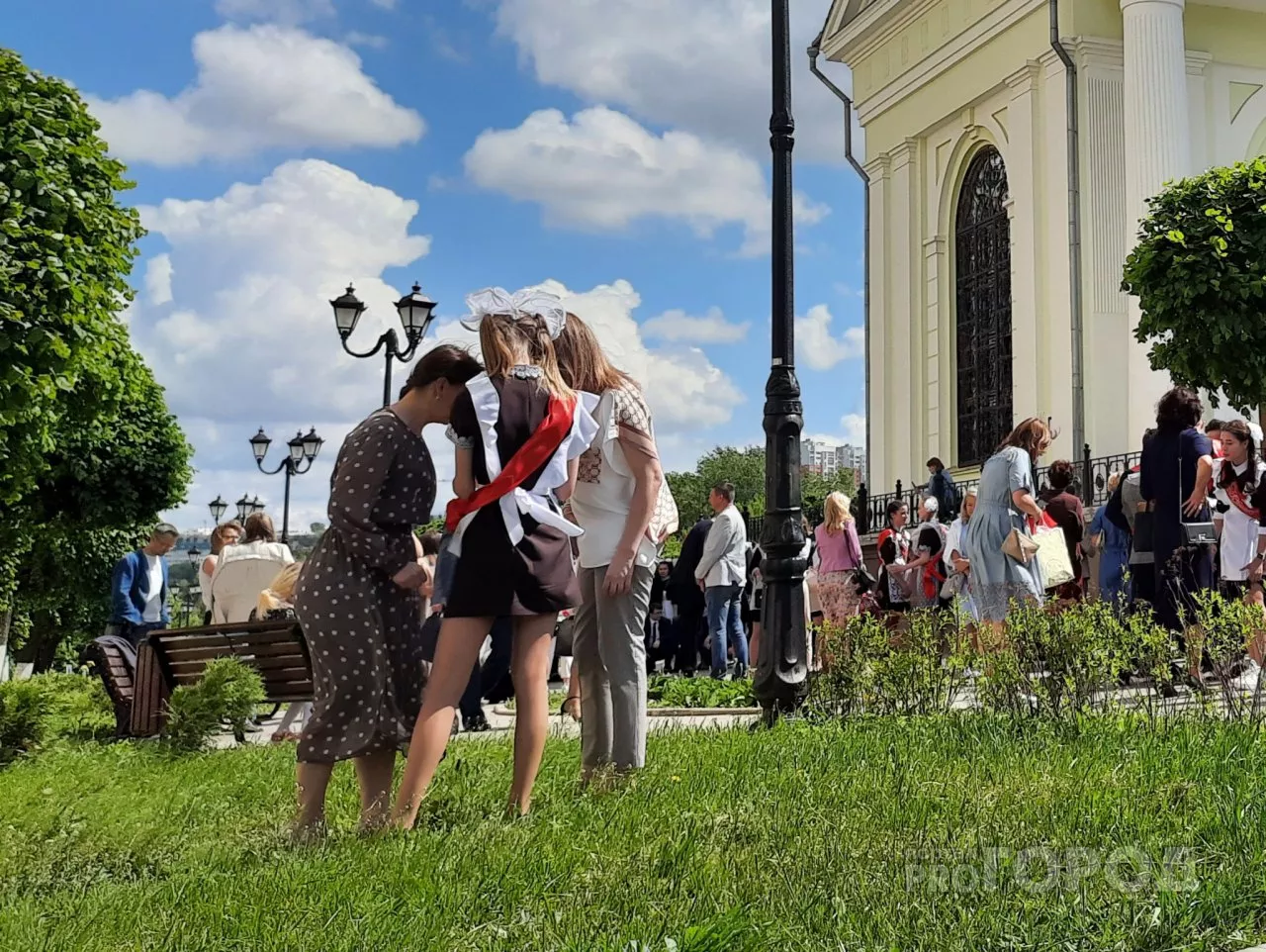 Фото к статье: Власти Чувашии озвучили позицию по выпускным: есть условие