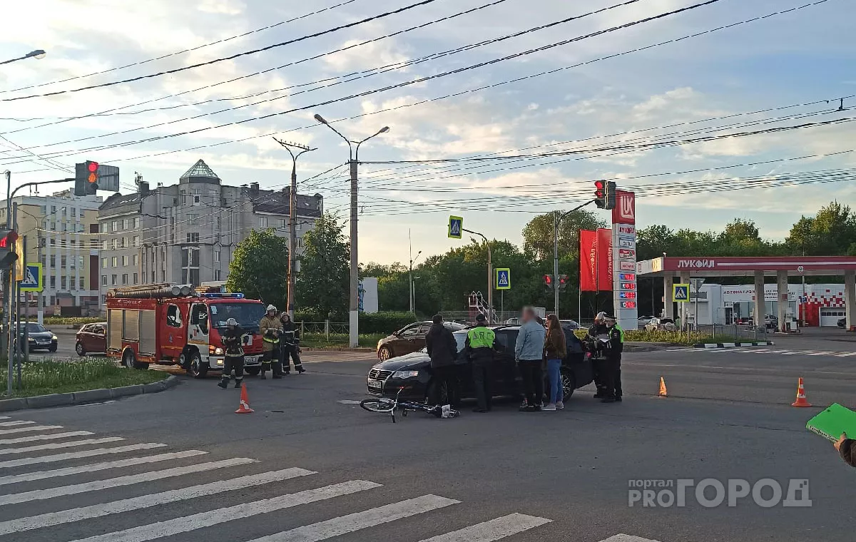 Фото к статье: В Новочебоксарске иномарка сбила велосипедиста