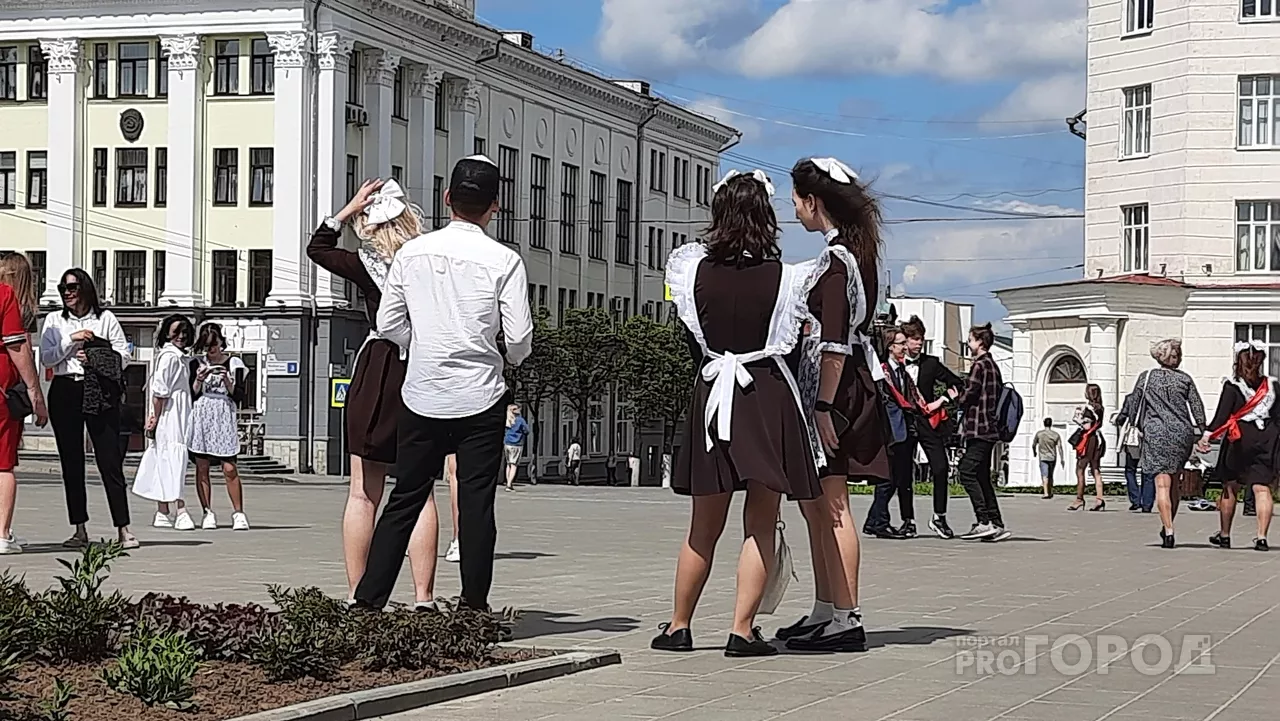 Фото к статье: В день Последнего звонка 18 школ в Чебоксарах получили угрозы о возможном нападении