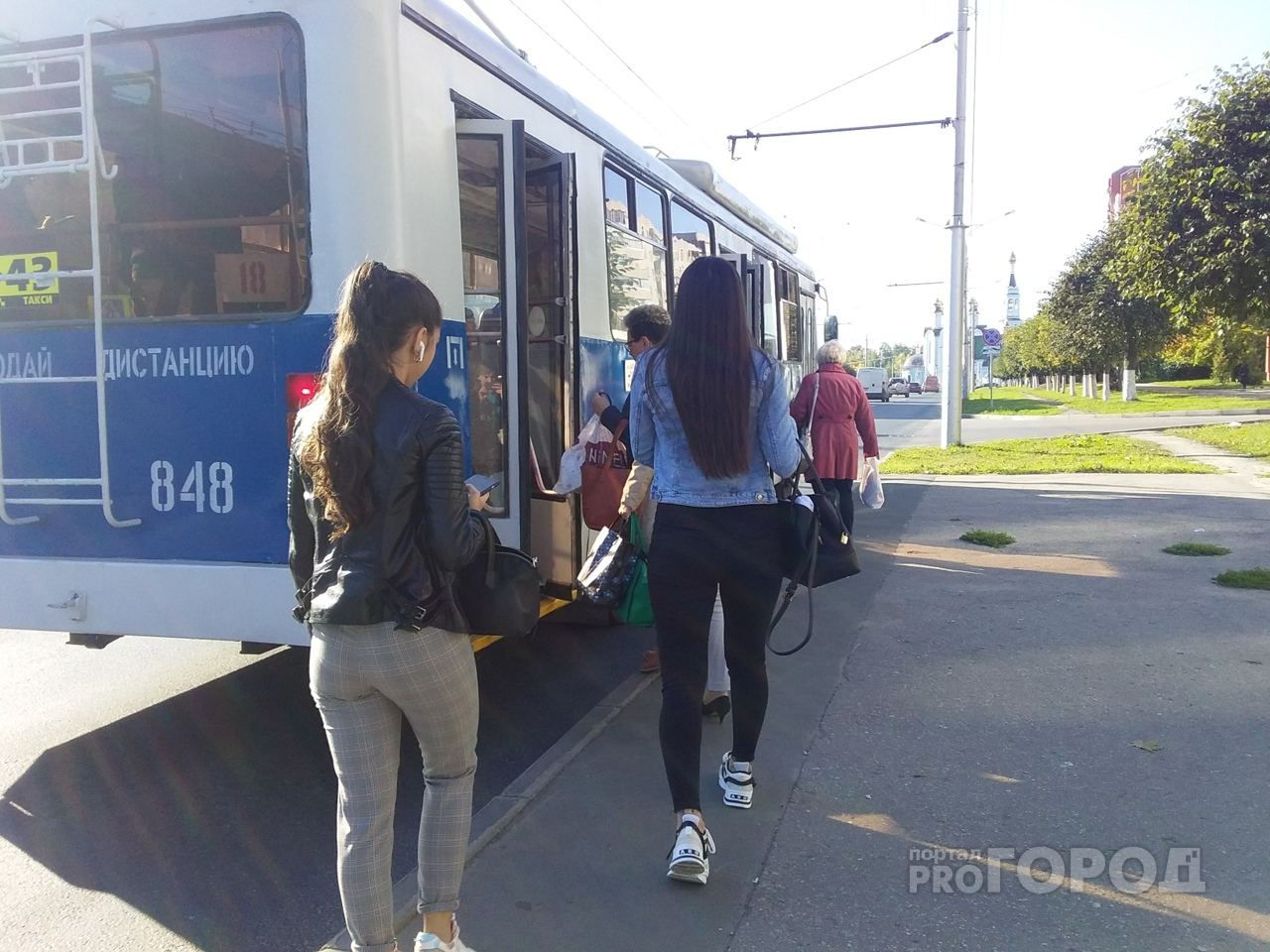 Чебоксарцев высаживают из троллейбусов из-за ошибок терминалов: "Оплата не прошла, чек не вышел"