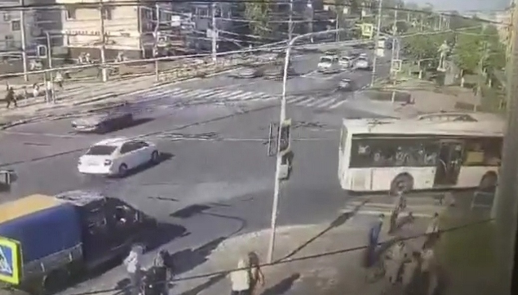 В Чебоксарах автобус сбил на зебре пешехода