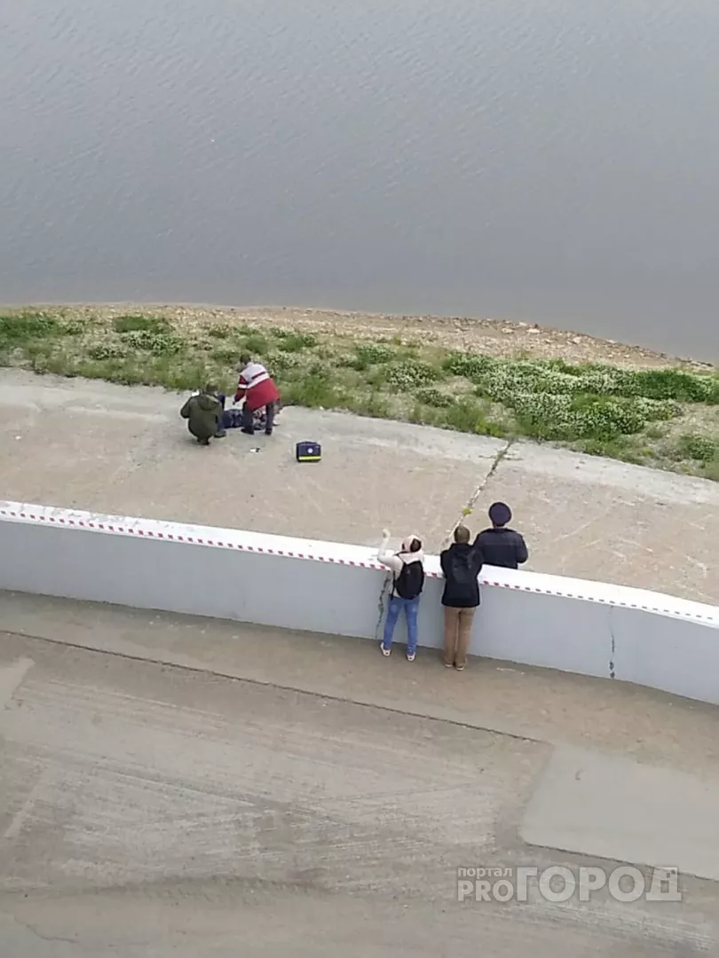 Фото к статье: Рано утром под Московским мостом нашли тело 19-летнего парня