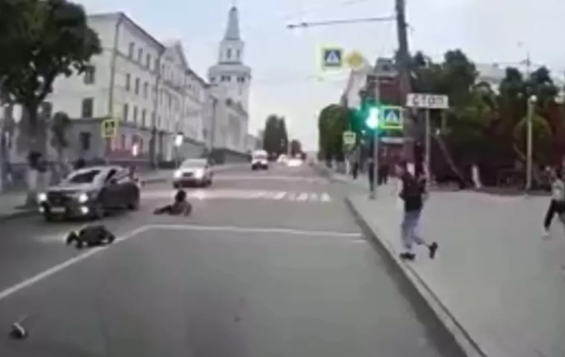 Фото к статье: Наезд на двух студентов в Чебоксарах попал на видео