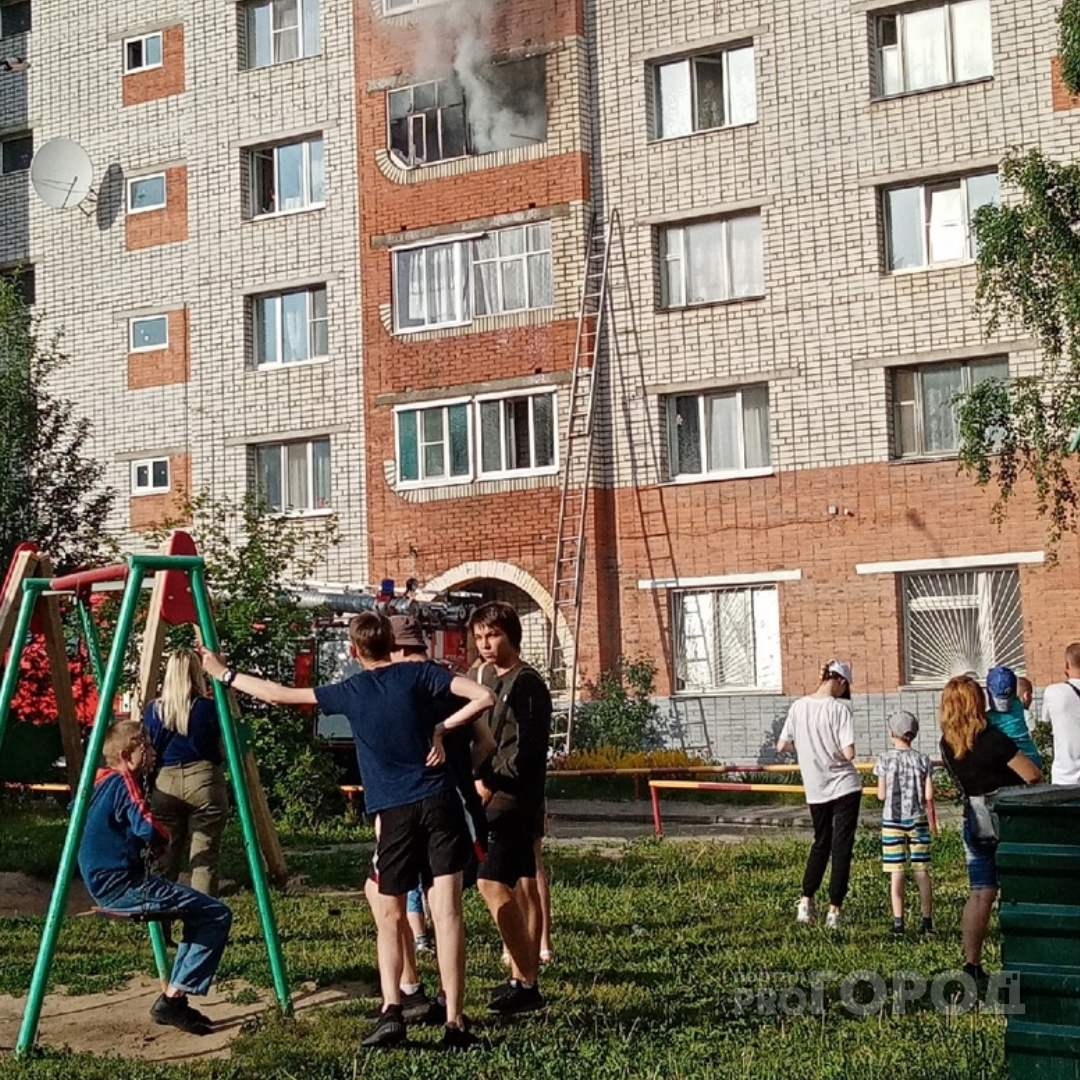 В Новоюжном районе загорелась квартира