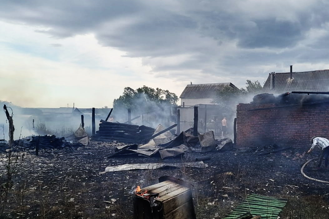 Родители заплатят 1 млн рублей за хозяйство, которое спалили их дети