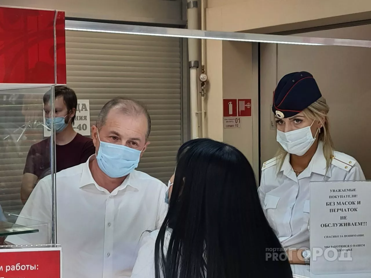 Фото к статье: В Новочебоксарске провели масочный рейд: нарушителей поймали, но некоторым удалось ускользнуть