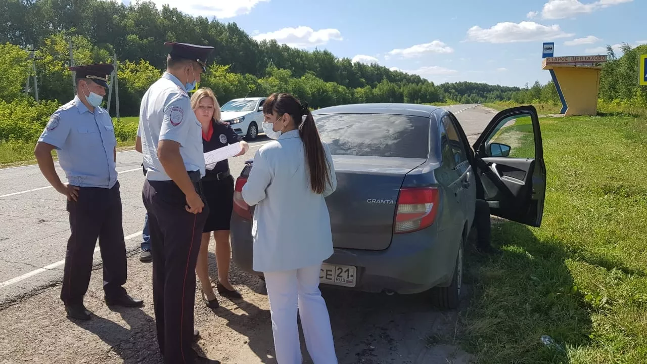 Фото к статье: Жителя Чувашии наказали за то, что он решил подвезти пассажиров в город