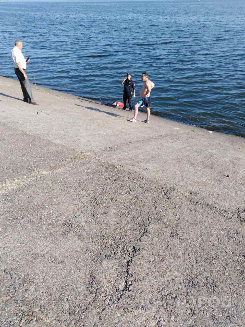 В Чебоксарах на берегу Волги рано утром нашли тело утонувшего мужчины