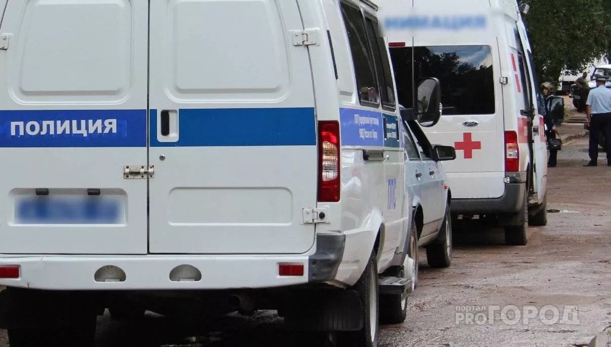 Фото к статье: Под окнами чебоксарского общежития нашли тело женщины