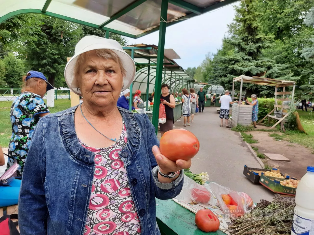 Фото к статье: Цены на овощи и фрукты на рынках Чувашии: "Что-то подорожало, а что-то упало"
