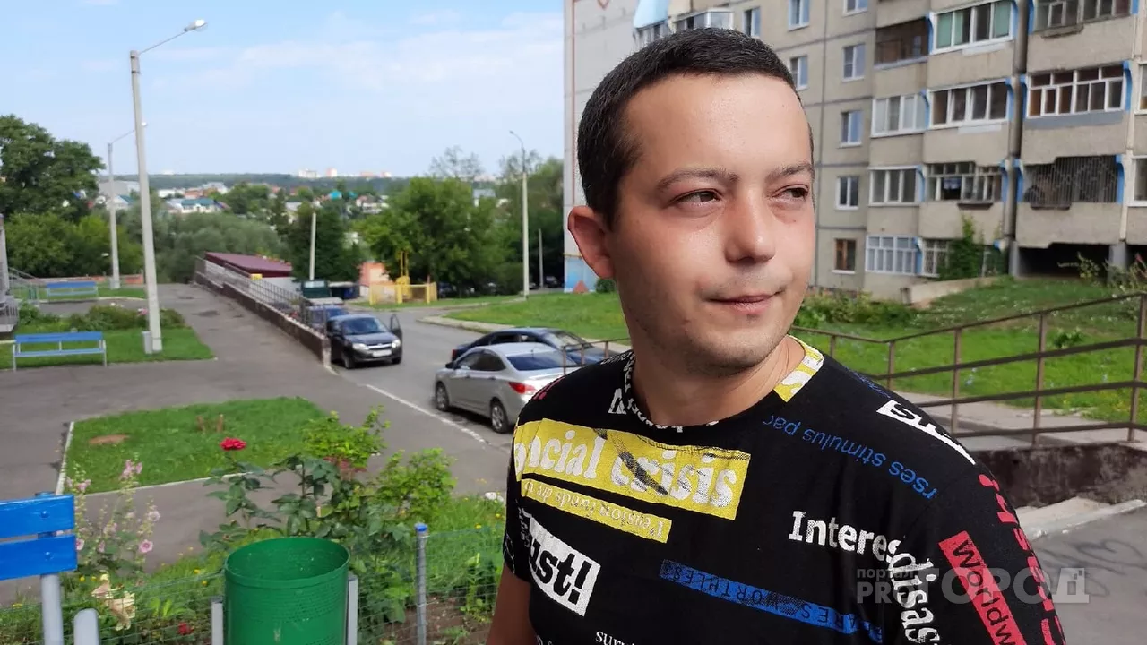 Фото к статье: В Чувашии забыли про сироту: "Социальный педагог не поставил меня в очередь на квартиру"