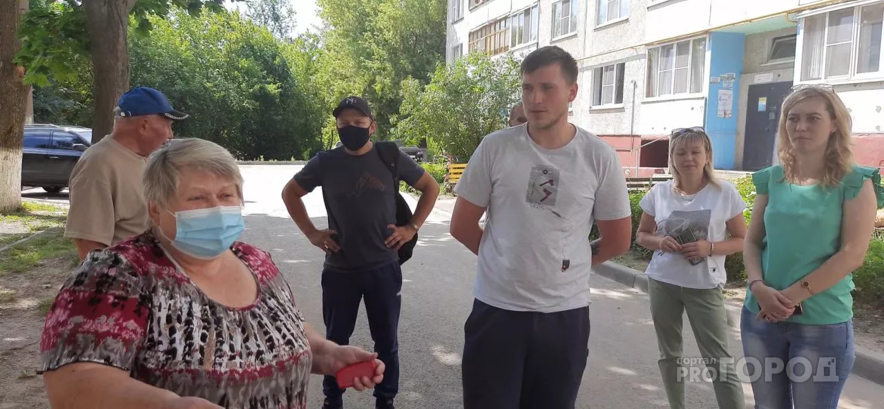 Фото к статье: В Новочебоксарске жителей пятиэтажки заедают блохи: "Иду в душ, а они спрыгивают с меня на время"