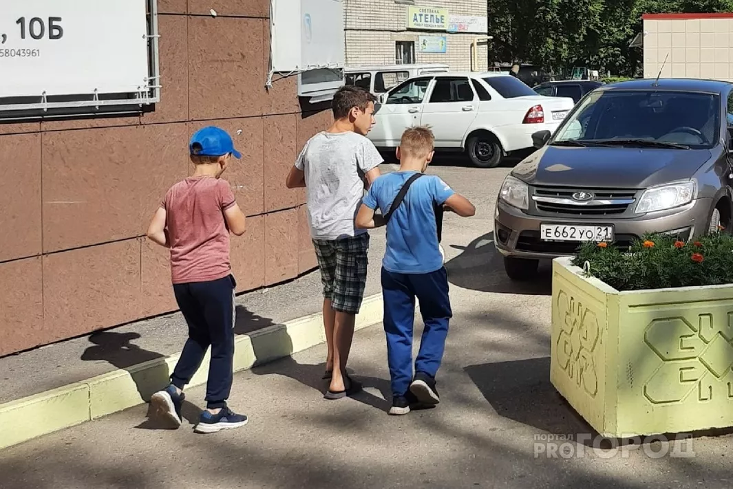 Фото к статье: По 10 тысяч рублей на школьника могут начать выплачивать раньше