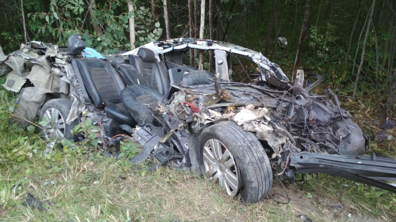 В Шумерлинском районе иномарка влетела под грузовик: водитель погиб