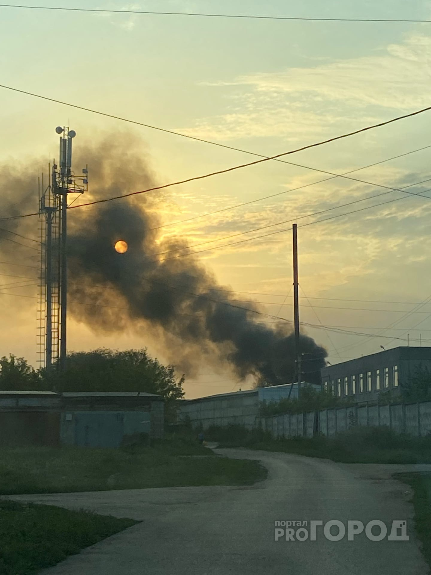 В Чебоксарском районе загорелась ферма