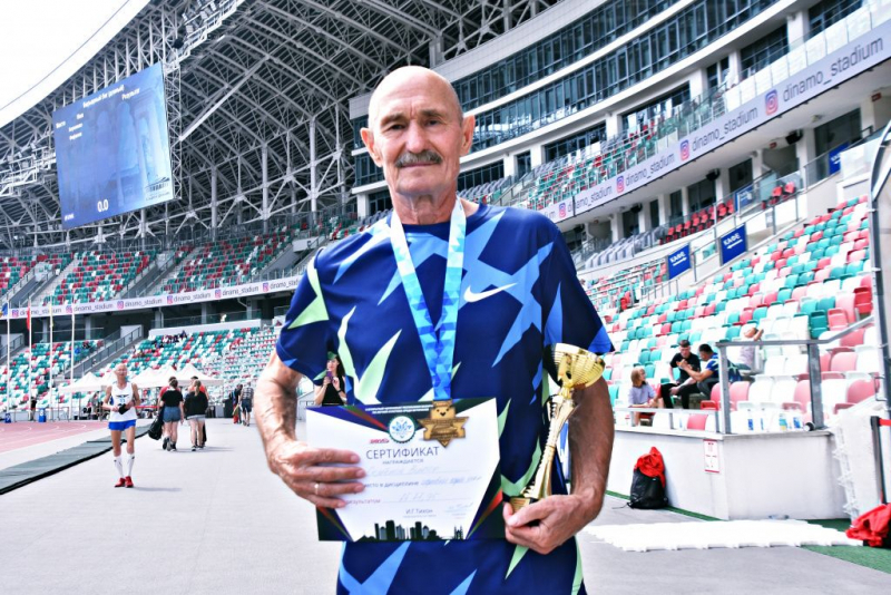 72-летний житель Чувашии установил мировой рекорд по спортивной ходьбе