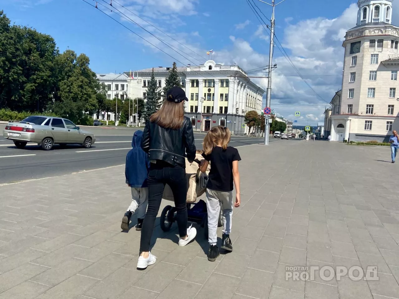Фото к статье: Как молодой семье получить от государства деньги на покупку квартиры: инструкция