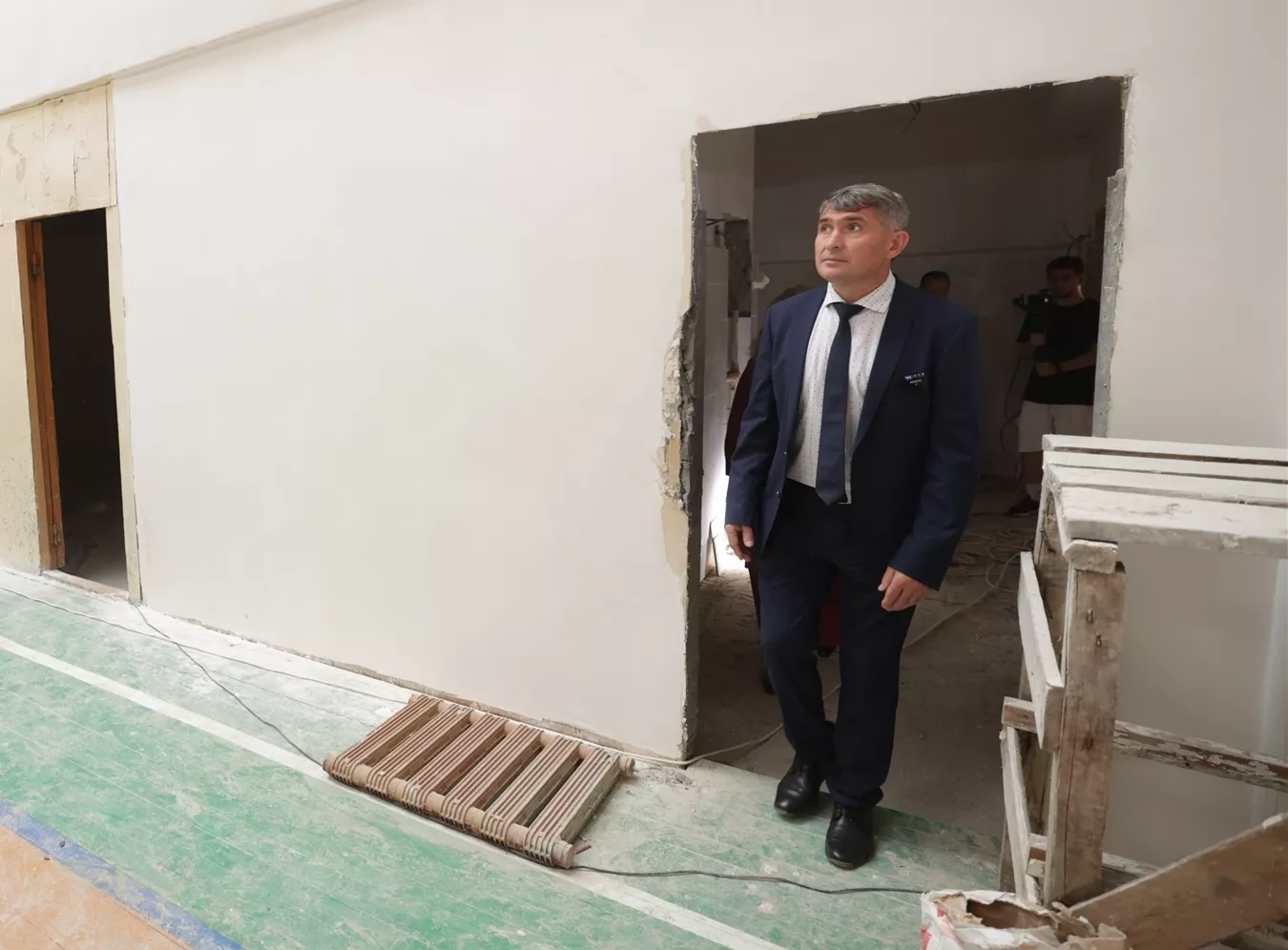 Фото к статье: Николаев предложил поделиться зарплатой на строительство памятника чувашскому алфавиту в Ульяновске