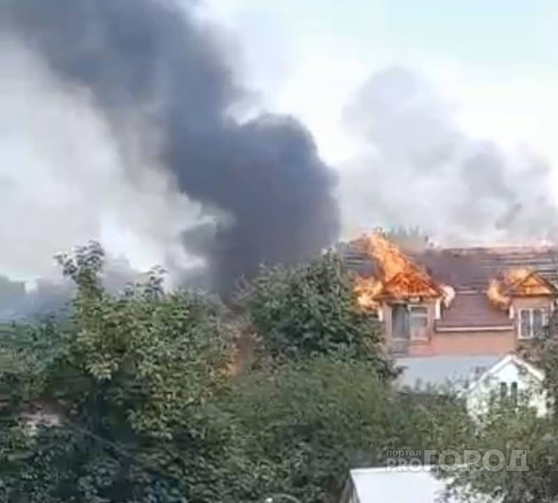В Чебоксарах вспыхнул пожар: черный дым виден за несколько километров