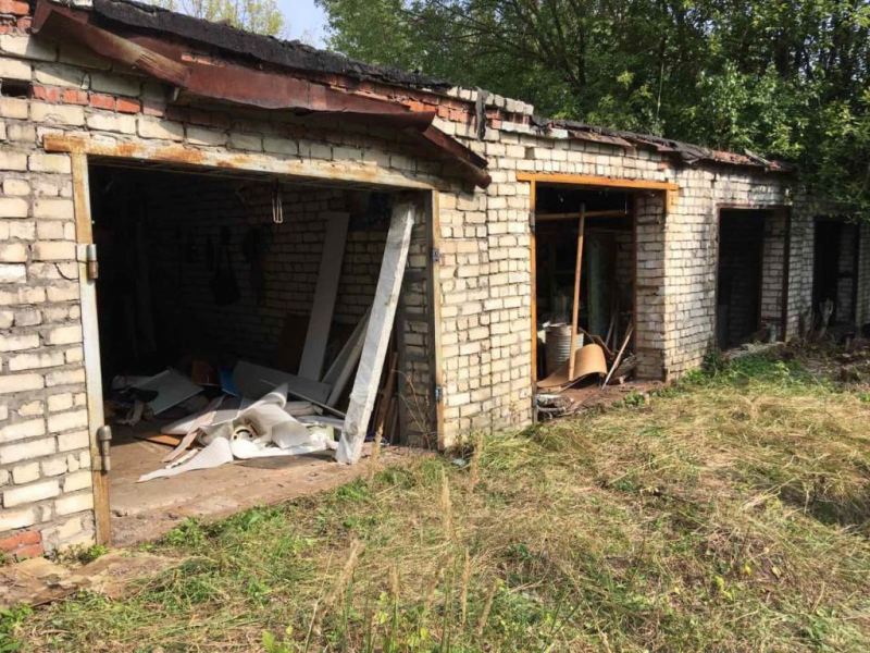 В Новочебоксарске несколько гаражей остались без ворот