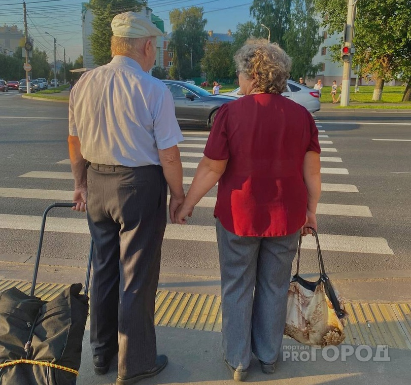 Когда пенсионеры получат обещанные Путиным 10 тысяч рублей