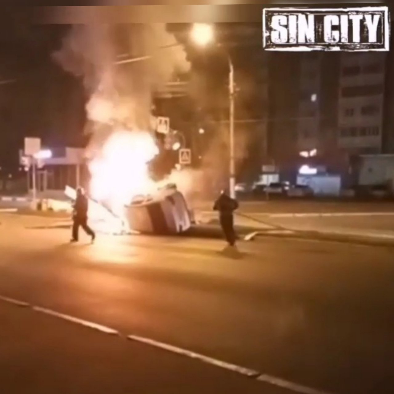 Появились подробности ночного ДТП в Новочебоксарске: машина после удара загорелась