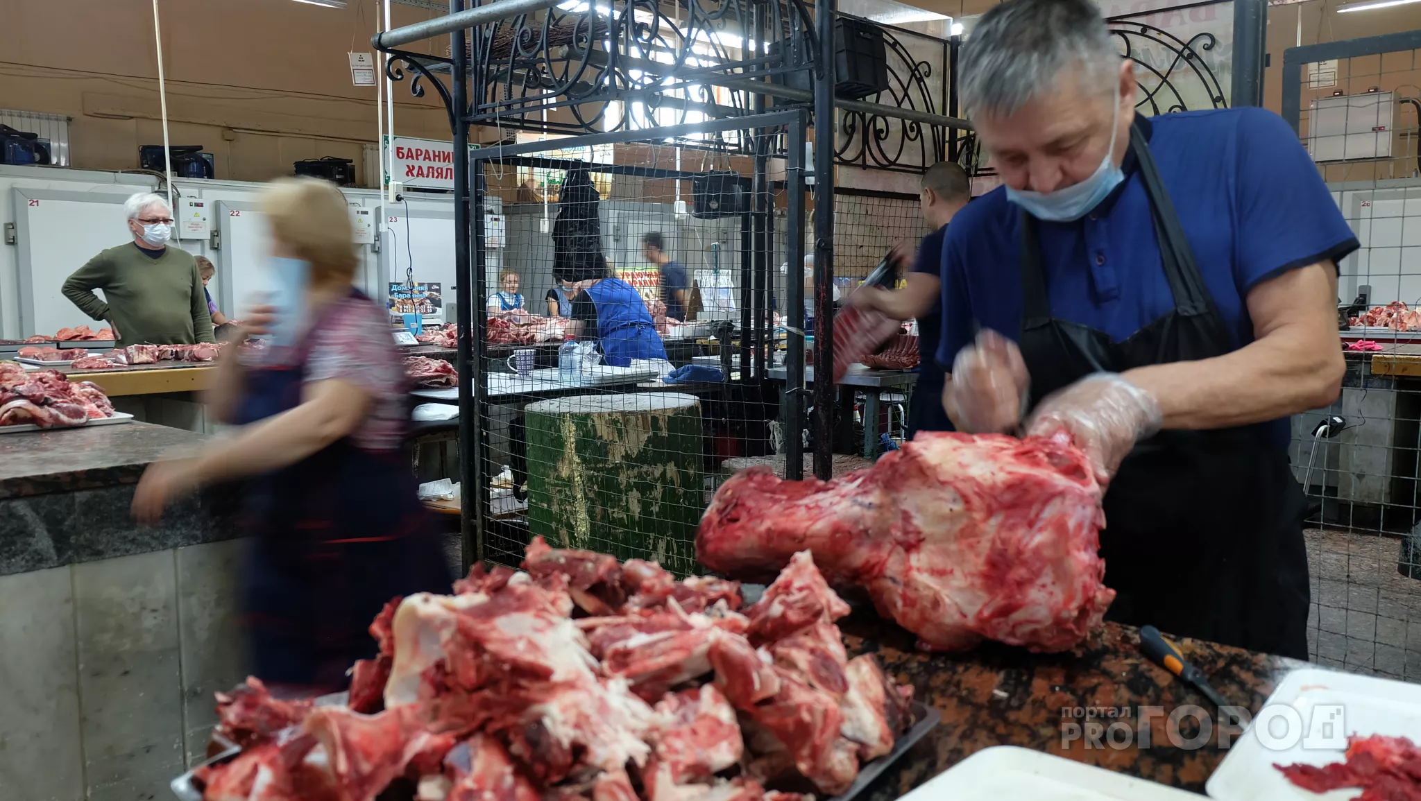Фото к статье: Чебоксарцы о росте цен на мясо: "Чем нам питаться? Все дорожает"