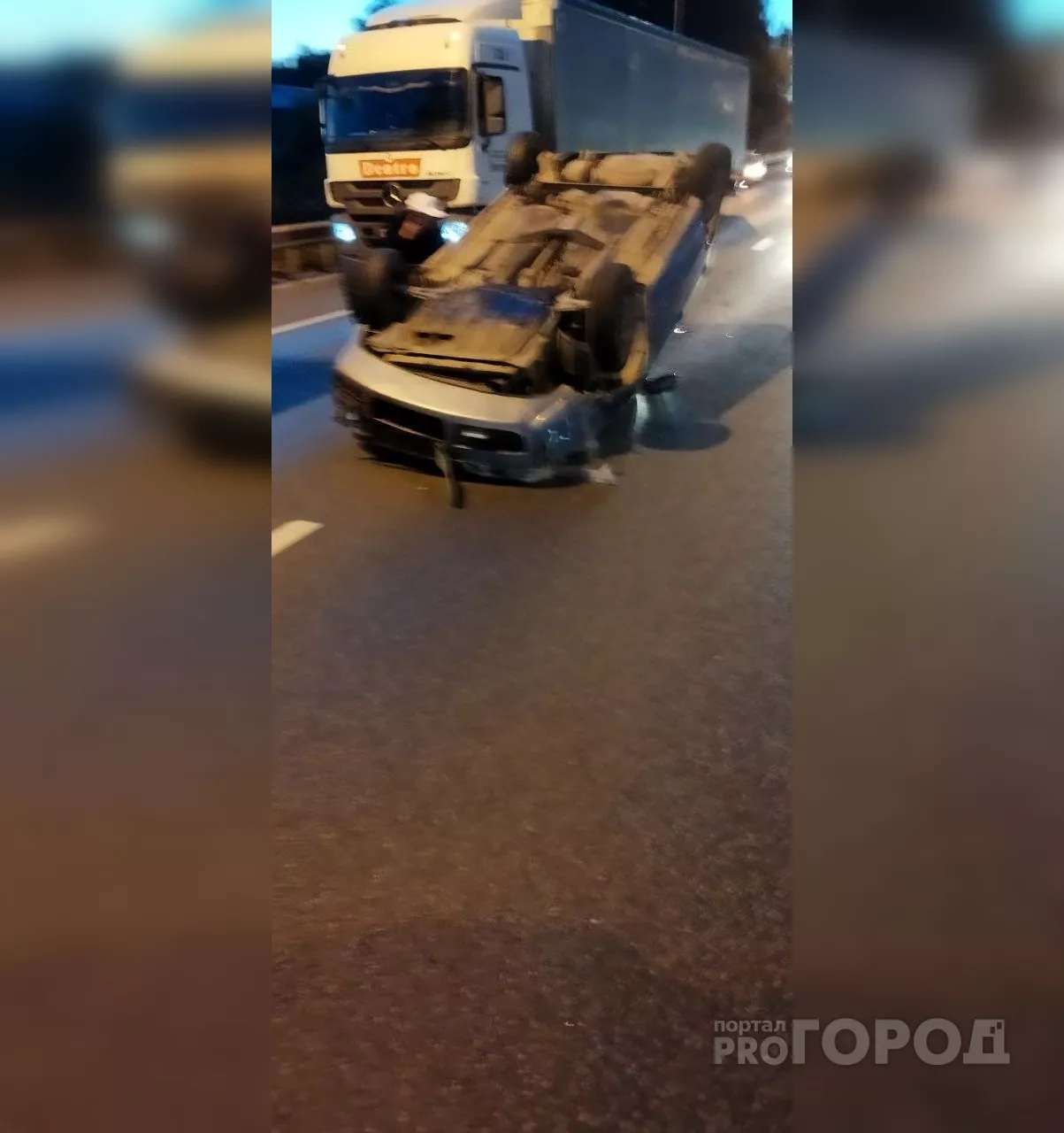 Фото к статье: На М7 фура столкнулась с иномаркой: "Водителя легковушки увезли в больницу"