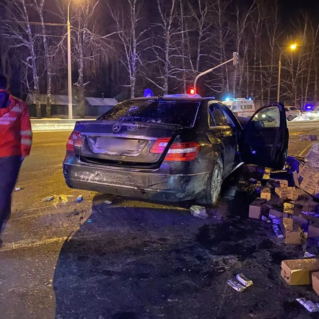 Фото к статье: В Чувашии судят водителя, который устроил смертельное ДТП с семью машинами