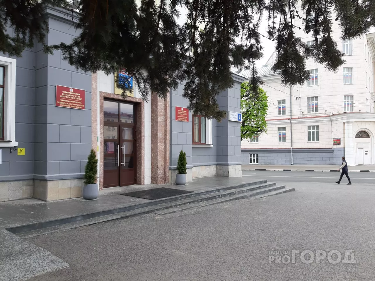 Фото к статье: Чебоксарцы предложили выкупить вскладчину территорию возле парка Победы, которую выставили на торги