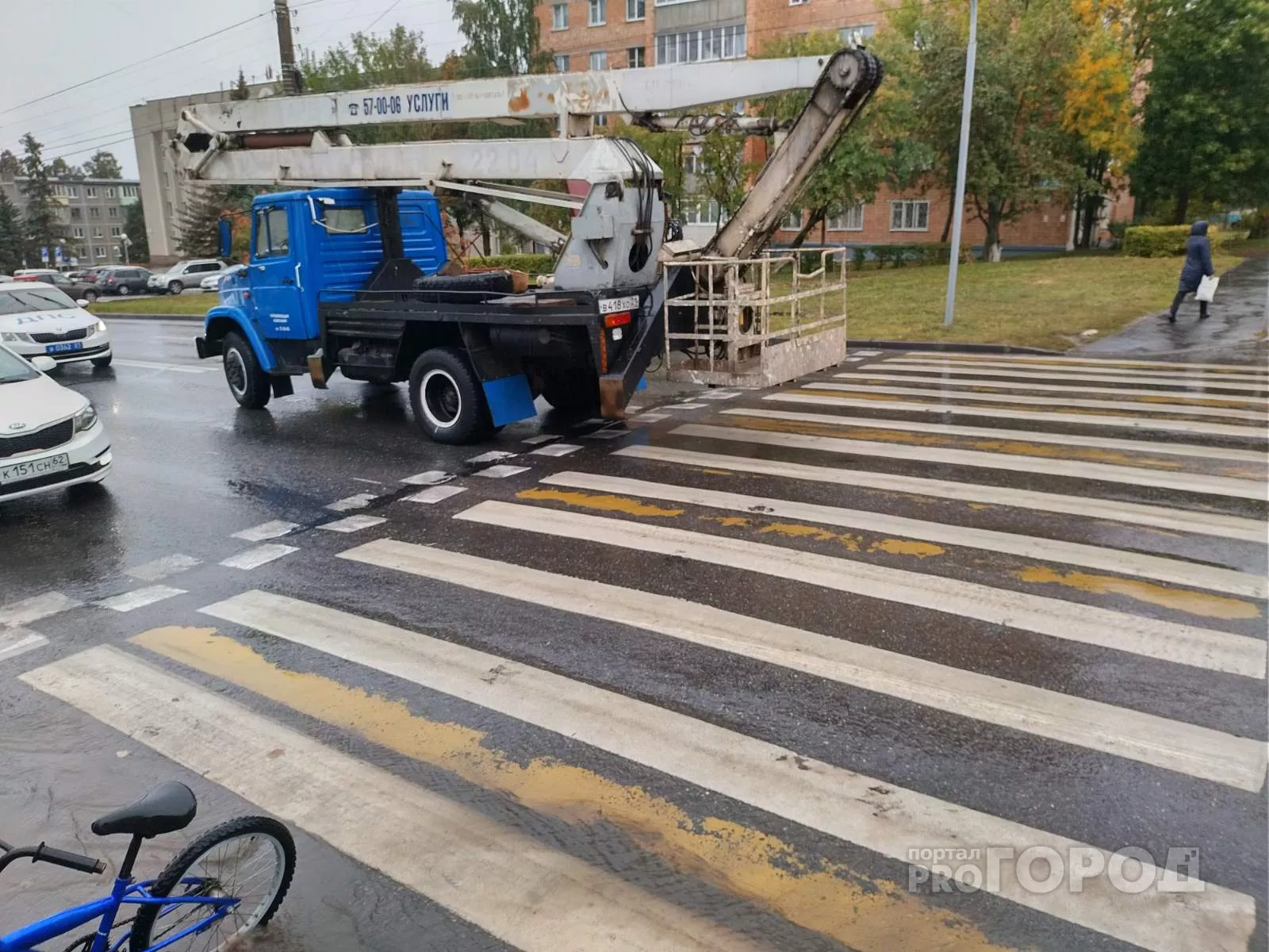 Фото к статье: Утреннее ДТП в Чебоксарах: автокран наехал на школьника