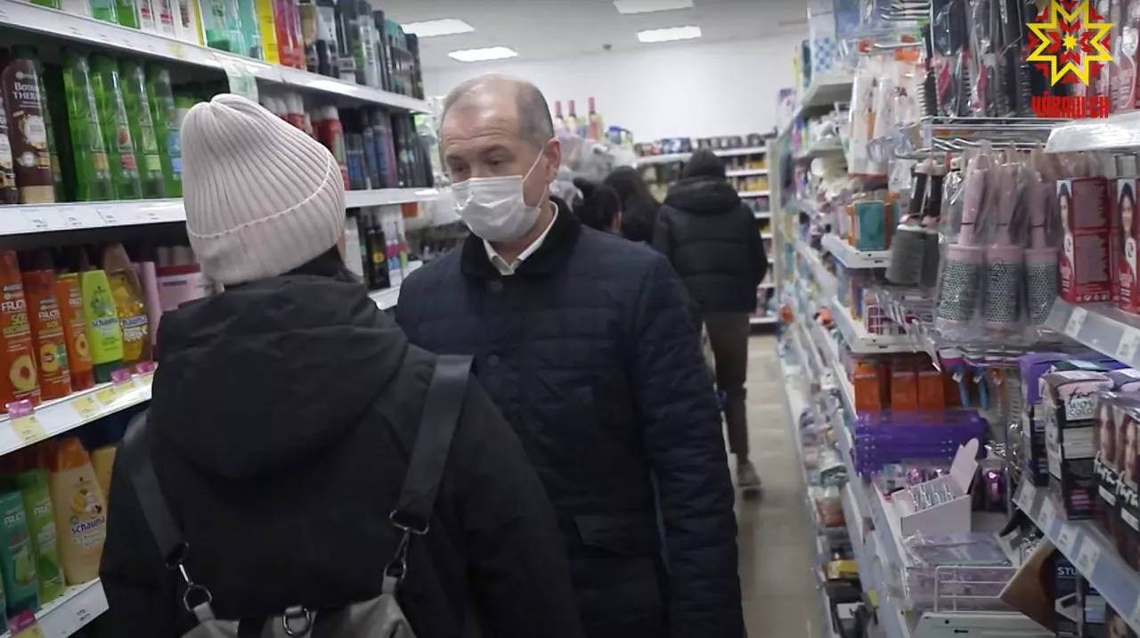 Фото к статье: В Чувашии устраивают облавы на нарушителей масочного режима