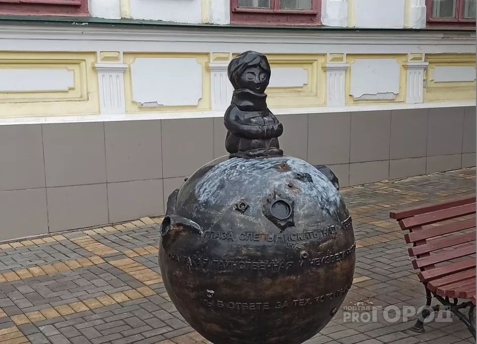 Фото к статье: В полиции рассказали, что будет с тем, кто своровал розу у Маленького принца в Чебоксарах