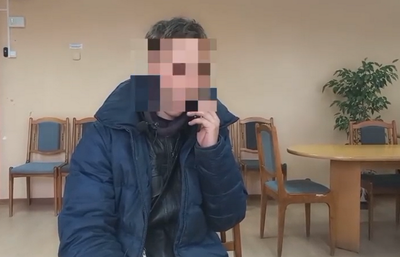 Мошенник на камеру продемонстрировал, как общался по телефону с обманутым чебоксарцем