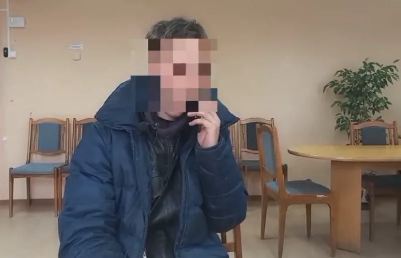 Фото к статье: Мошенник на камеру продемонстрировал, как общался по телефону с обманутым чебоксарцем