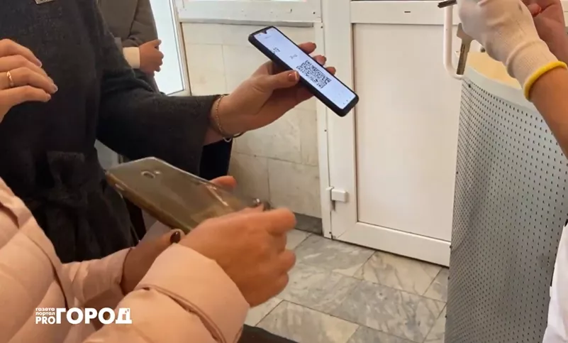 Фото к статье: Глава Чувашии пригрозил закрыть заведения, которые не используют QR-коды